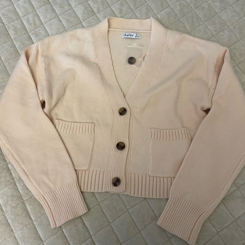 Boutique Apricot Cropped Knit Sweater